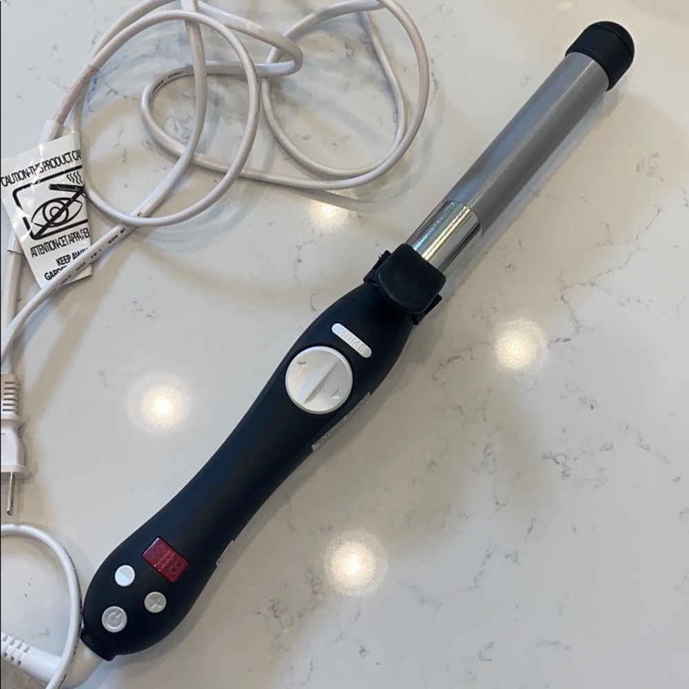 Beachwaver curling iron